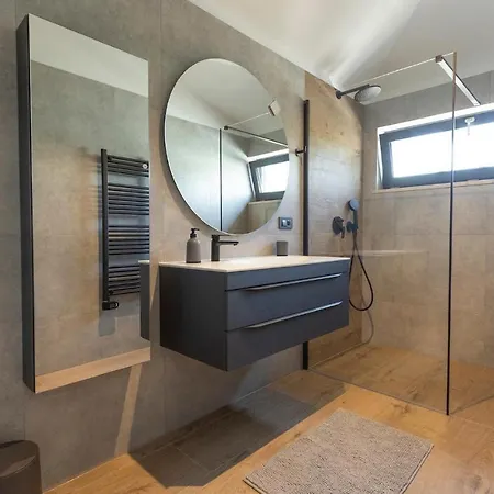 4 Bedroomawesome In * Umag