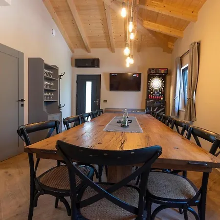 4 Bedroomawesome In Feriehus