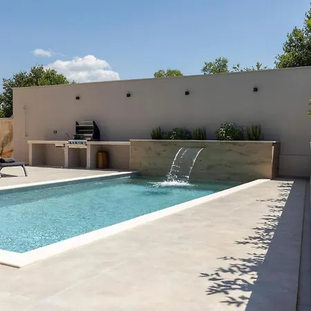 4 Bedroomawesome In *