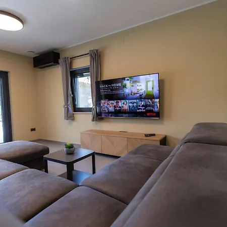 Feriehus 4 Bedroomawesome In Umag