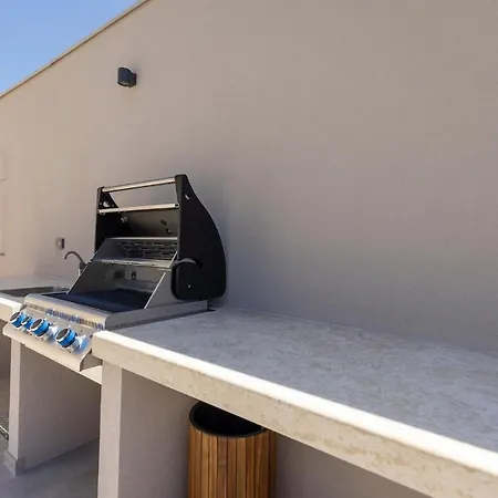 4 Bedroomawesome In Umag