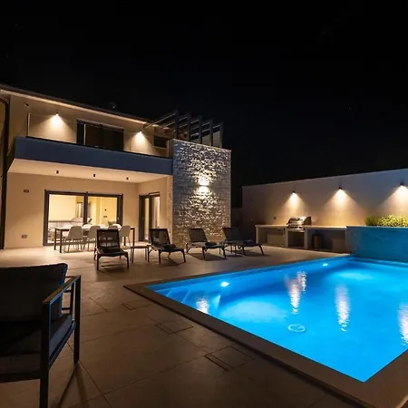 4 Bedroomawesome In Feriehus *