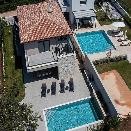 4 Bedroomawesome In Feriehus *